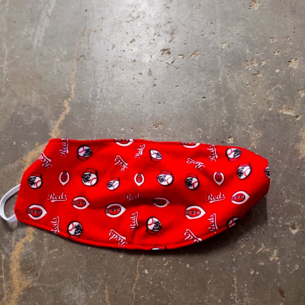 Never used MLB Foco Cincinnati Reds Facemask